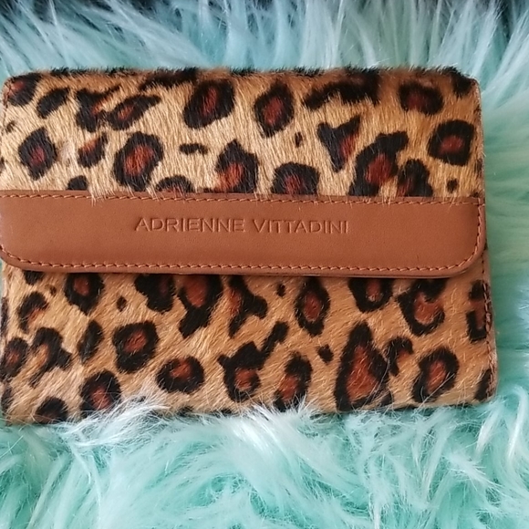 SOLD Adrienne Vittadini Leopard Print Leatherlet - Picture 2 of 8